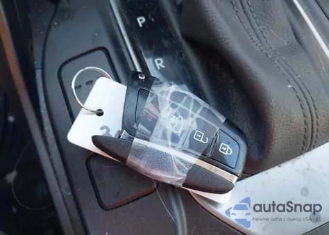 2017 Hyundai Santa Fe Sport 2.4L z USA, uszkodzony, nr VIN 5NMZU3LB2HH008154